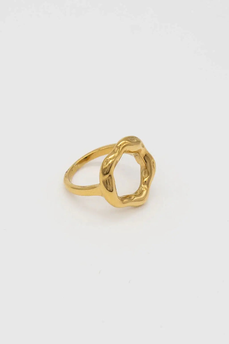 18K Gold Coronet Ring: 7.5