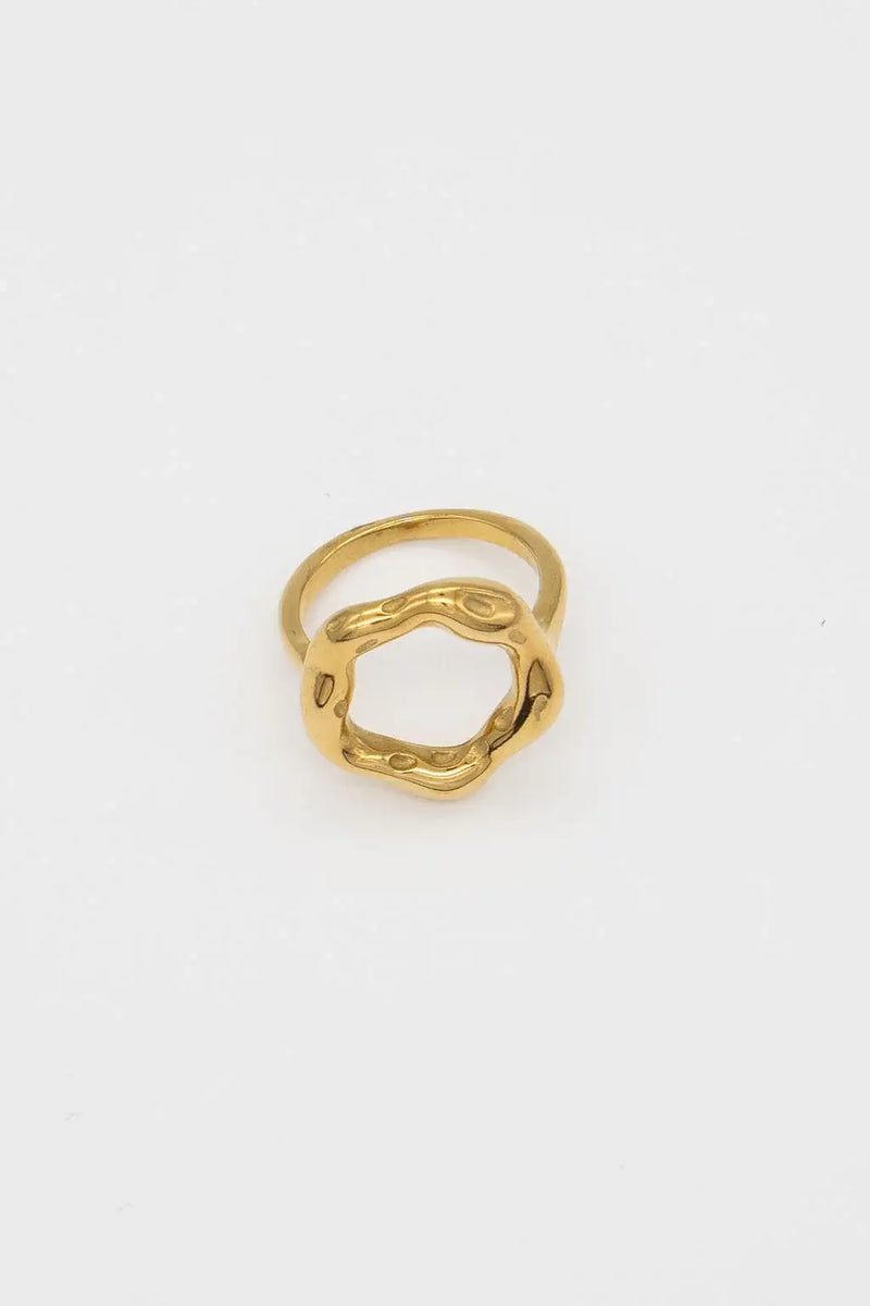 18K Gold Coronet Ring: 7.5
