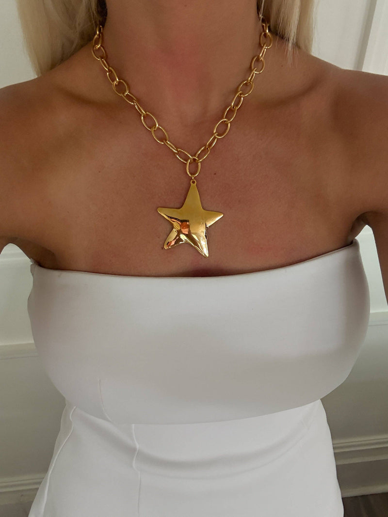 STAR NECKLACE: GOLD