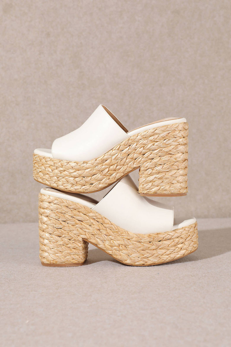 ASHIYN Sandal
